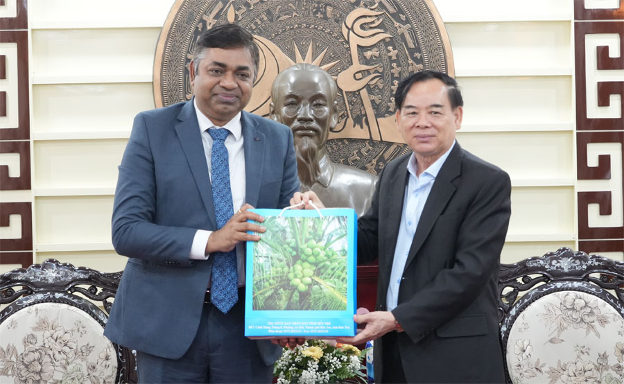 Chủ tịch UBND tỉnh Trần Ngọc Tam tiếp Tổng Lãnh sự Ấn Độ tại Thành phố Hồ Chí Minh
