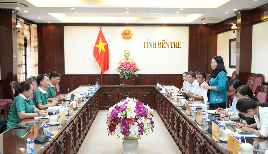 Phó Chủ tịch UBND tỉnh Nguyễn Thị Bé Mười tiếp và làm việc với đoàn công tác Quỹ thiện nguyện quốc tế của người Việt tại Úc