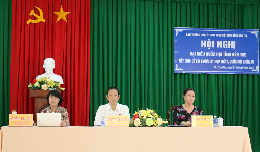 Đoàn ĐBQH tỉnh Bến Tre tiếp xúc cử tri tại xã Hòa Lộc, huyện Mỏ Cày Bắc 