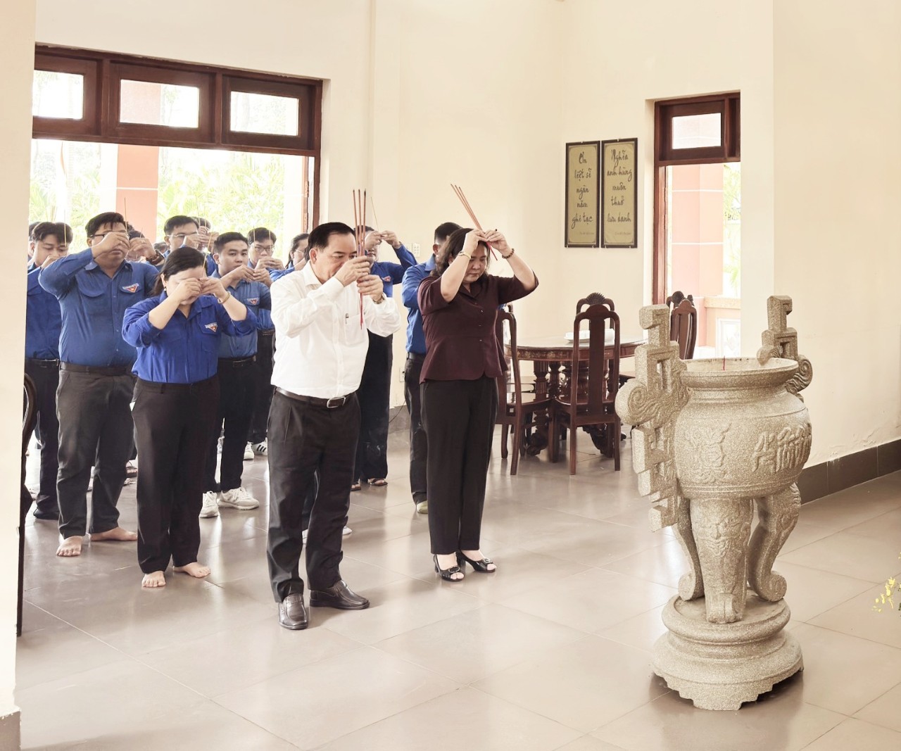 Thường trực Tỉnh ủy viếng Đền thờ Chủ tịch Hồ Chí Minh nhân kỷ niệm 134 năm Ngày sinh của Người